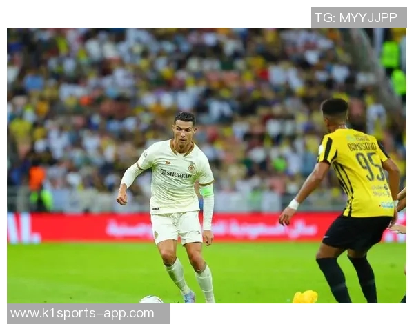 球星精彩瞬间集锦 展现世界级足球技艺与激情对决